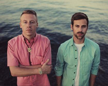 Cant Hold Us Macklemore And Ryan Lewis feat. Ray Dalton)