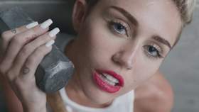 Wrecking Ball (Разрушительная сила) Miley Cyrus