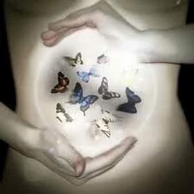 Бабочки летают в моем желудке Поле