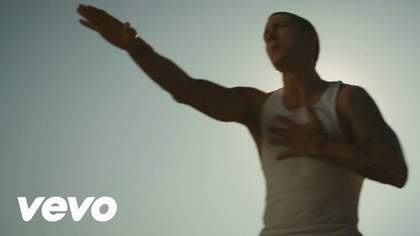 Love The Way You Lie (Part 2) Rihanna Feat. Eminem