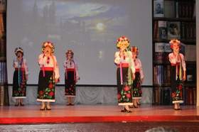 Цвiте терен Украинские народные песни - Трiо бандуристок